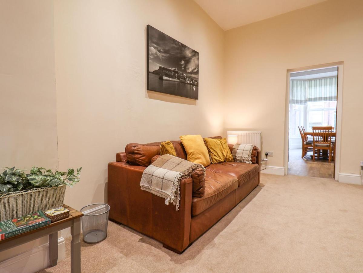 4 Normanby Terrace Vila Whitby Exterior foto